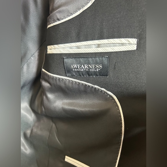 MENS KENNETH COLE BLACK SUIT - Picture 2 of 6